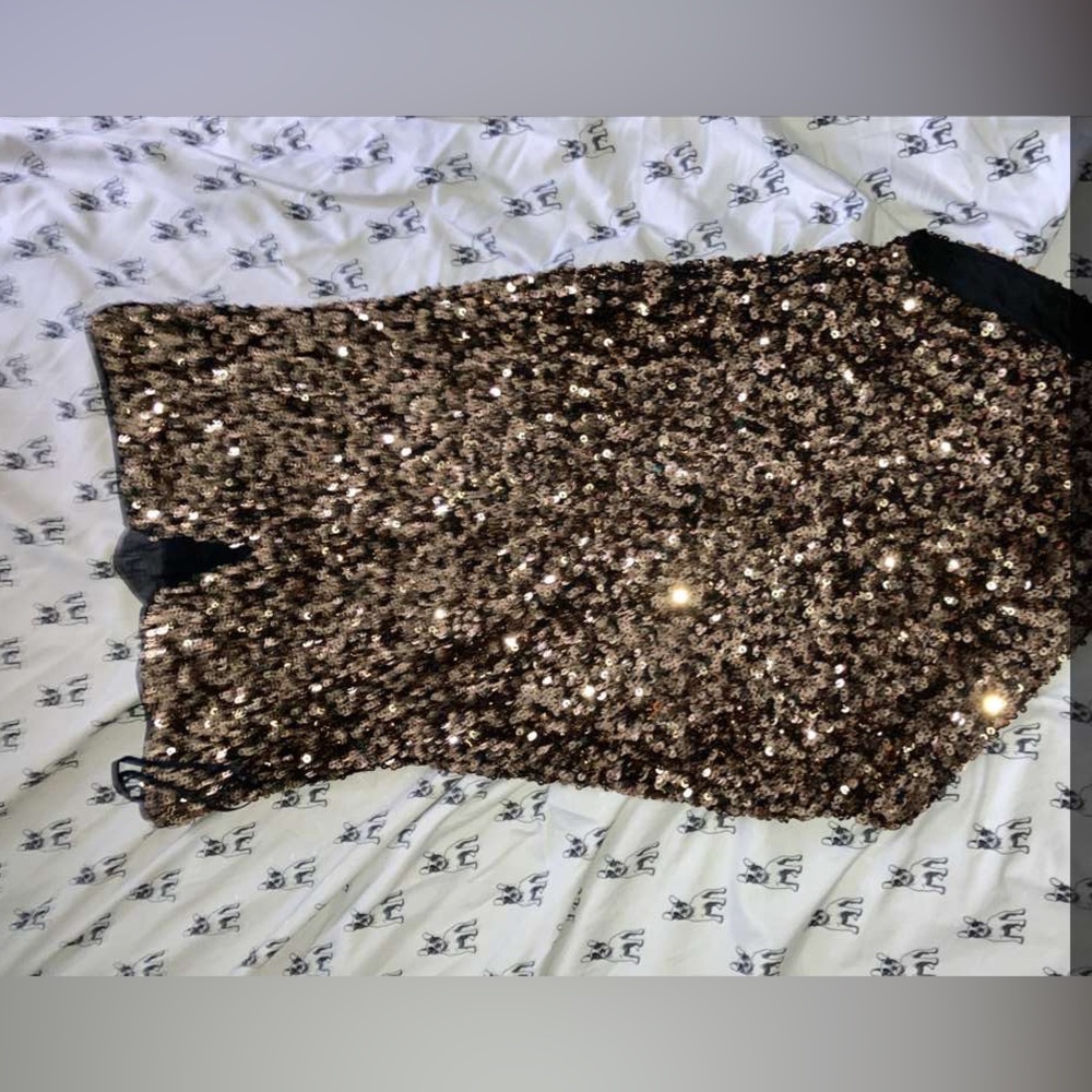 Black and gold sequin dress
